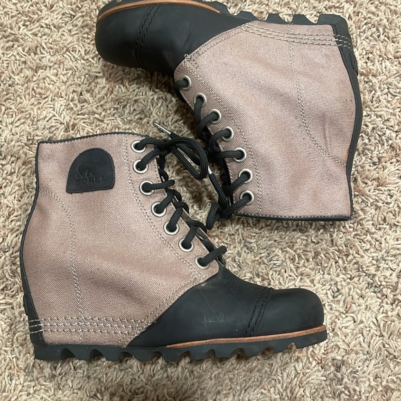 Sorel Joan Wedge Booties - Picture 2 of 8